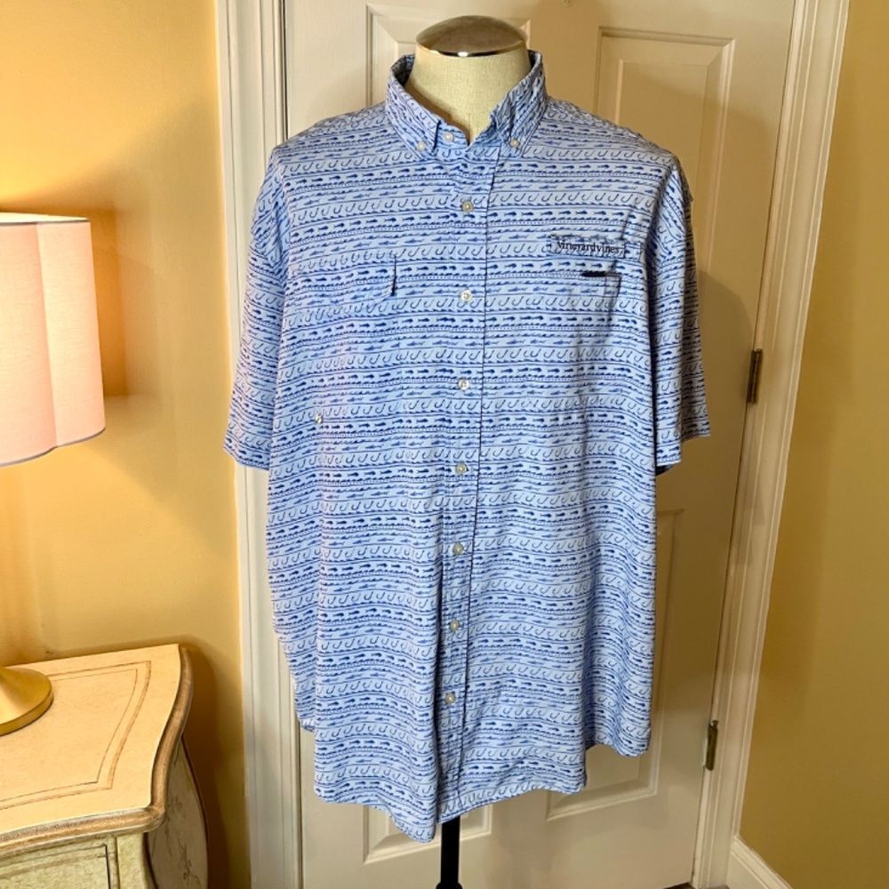EUC Men's Vineyard Vines Harbor S/S Fishing Style Shirt in Blue Size XXL 2XL